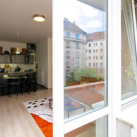 Designer Vintage Home Near Castle District 부다페스트 외부 사진